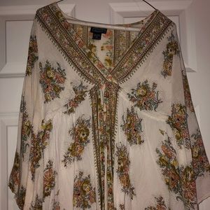 Decorative long sleeve blouse